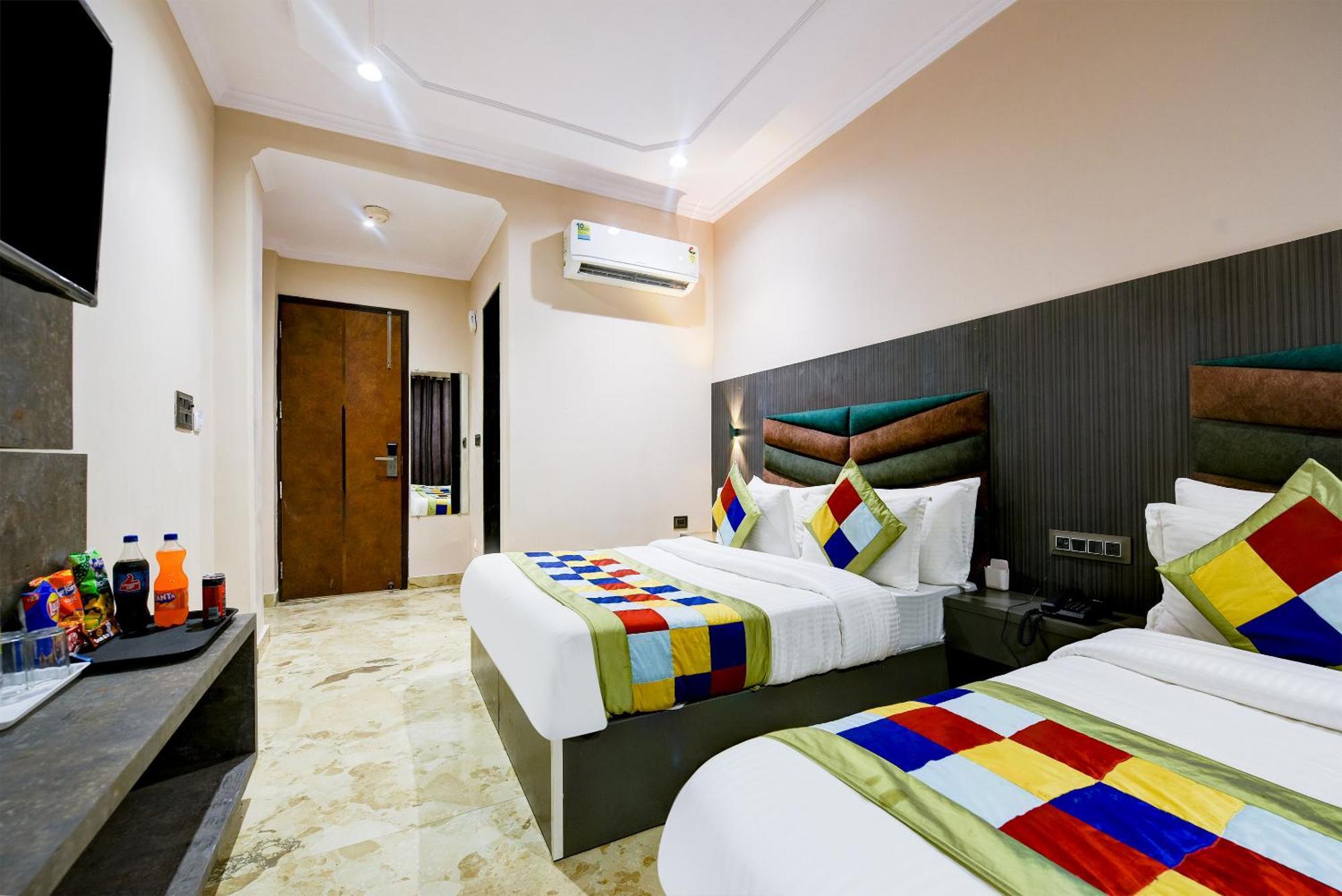 Hotel The Pearl Plaza In Centre - Near Railway Station New Delhi