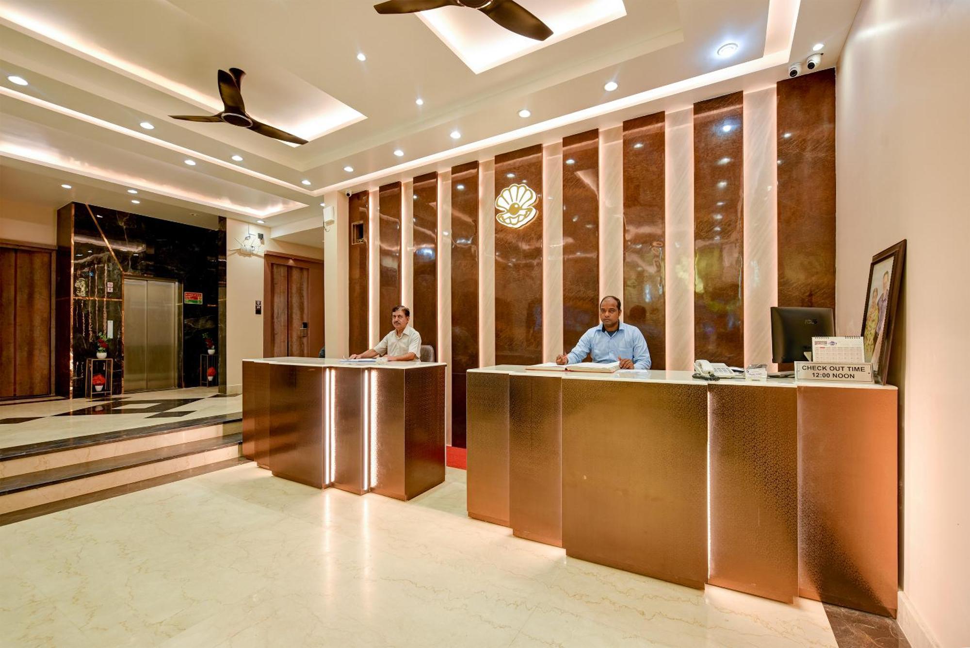 Hotel The Pearl Plaza In Centre - Near Railway Station New Delhi